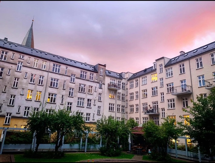 Gården ved aften